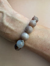 Lade das Bild in den Galerie-Viewer, Karma bracelets