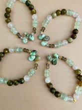 Lade das Bild in den Galerie-Viewer, Cozy bracelets