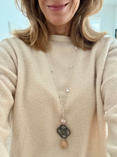 Lade das Bild in den Galerie-Viewer, Olga gebürsteter Horn grau