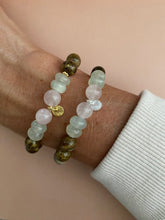 Lade das Bild in den Galerie-Viewer, Cozy bracelets