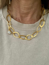 Lade das Bild in den Galerie-Viewer, Nounou necklace