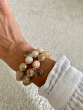 Lade das Bild in den Galerie-Viewer, Coffee or Cream bracelet