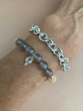 Lade das Bild in den Galerie-Viewer, The Angel bracelet