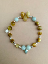 Lade das Bild in den Galerie-Viewer, Lupinchen bracelets