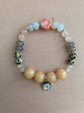 Lade das Bild in den Galerie-Viewer, Flowerchild bracelet