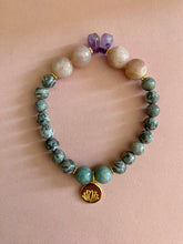 Lade das Bild in den Galerie-Viewer, Lotus Armbänder