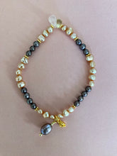 Lade das Bild in den Galerie-Viewer, Leontine bracelets