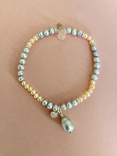 Lade das Bild in den Galerie-Viewer, Leontine bracelets