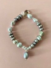 Lade das Bild in den Galerie-Viewer, Grey bracelet