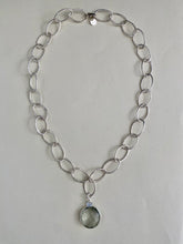 Lade das Bild in den Galerie-Viewer, The Maya necklace