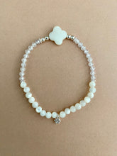 Lade das Bild in den Galerie-Viewer, Clarisse bracelets