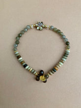 Lade das Bild in den Galerie-Viewer, Fall flower