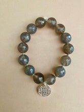 Lade das Bild in den Galerie-Viewer, Greystone glam