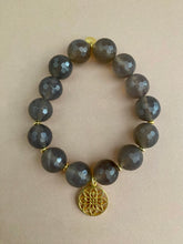 Lade das Bild in den Galerie-Viewer, Greystone glam