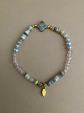 Lade das Bild in den Galerie-Viewer, Falling leaves bracelet