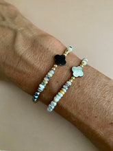 Lade das Bild in den Galerie-Viewer, Falling leaves bracelet