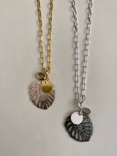 Lade das Bild in den Galerie-Viewer, Monsera necklace Paperclip