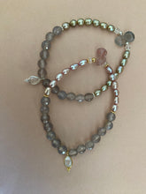 Lade das Bild in den Galerie-Viewer, Sparrow pearl bracelets