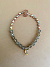 Lade das Bild in den Galerie-Viewer, Sparrow pearl bracelets
