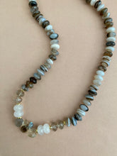 Lade das Bild in den Galerie-Viewer, Chocolat colors necklace