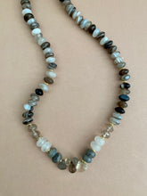 Lade das Bild in den Galerie-Viewer, Chocolat colors necklace