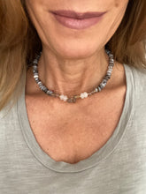 Lade das Bild in den Galerie-Viewer, Chocolat colors necklace