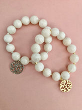 Lade das Bild in den Galerie-Viewer, white oak bracelets