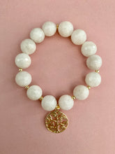 Lade das Bild in den Galerie-Viewer, white oak bracelets