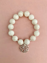 Lade das Bild in den Galerie-Viewer, white oak bracelets