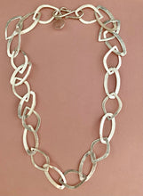 Lade das Bild in den Galerie-Viewer, Nounou necklace