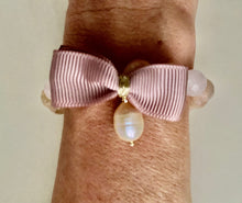 Lade das Bild in den Galerie-Viewer, The bow bracelets