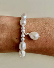 Lade das Bild in den Galerie-Viewer, Monkey pearl
