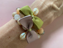 Lade das Bild in den Galerie-Viewer, The bow bracelets