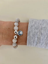 Lade das Bild in den Galerie-Viewer, Smoky Star