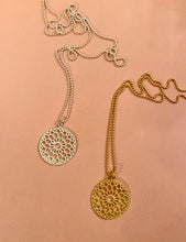 Lade das Bild in den Galerie-Viewer, Mandala long version