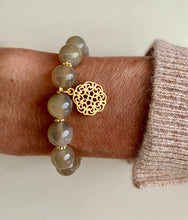 Lade das Bild in den Galerie-Viewer, The Charming bracelet
