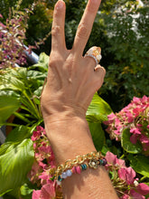 Lade das Bild in den Galerie-Viewer, The Golden Bling bracelet