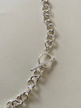 Lade das Bild in den Galerie-Viewer, T-Chain necklace