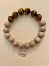 Lade das Bild in den Galerie-Viewer, Tiger wood bracelet