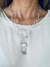 Lade das Bild in den Galerie-Viewer, The Cornelly necklace