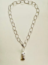 Lade das Bild in den Galerie-Viewer, The Cornelly necklace