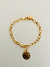 Lade das Bild in den Galerie-Viewer, The Roman coin bracelet in gold