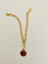 Lade das Bild in den Galerie-Viewer, The Roman coin bracelet in gold