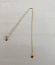 Lade das Bild in den Galerie-Viewer, Mini Star necklace