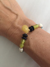 Lade das Bild in den Galerie-Viewer, Armband colorful drop in yellow