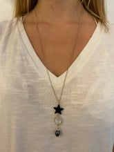 Lade das Bild in den Galerie-Viewer, Kugelkette schwarzer Perlmuttstern mit Bergkristallperle