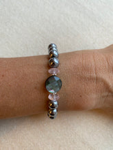 Lade das Bild in den Galerie-Viewer, Armband Dalmatiner mit Perlmutt Dot