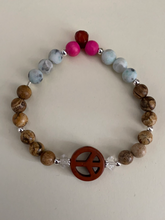 Lade das Bild in den Galerie-Viewer, Colourful Hippie