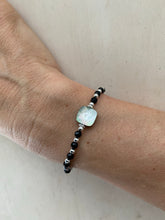 Lade das Bild in den Galerie-Viewer, Armband Blacksilver