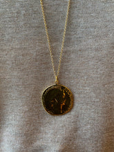 Lade das Bild in den Galerie-Viewer, Lange Kette Goldmünze massiv